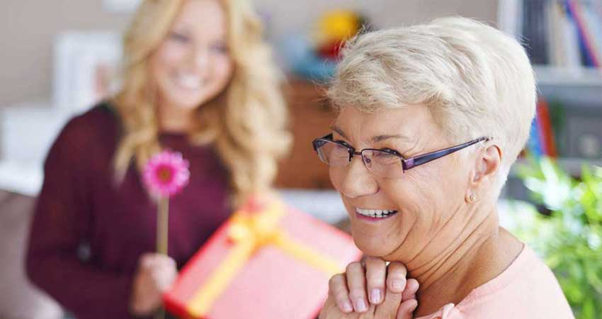 کادو برای زنان مسن: هدیه‌ ای با ارزش و محبت