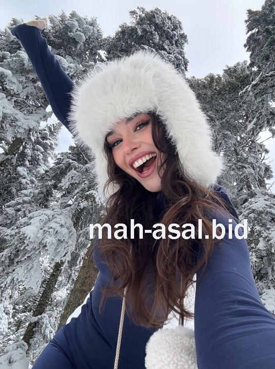 سلام به همه عشق‌جویان مشهدی! 😍 چت روم مشهد: جایی برای پیدا کردن نیمه گمشده‌ت! 💕